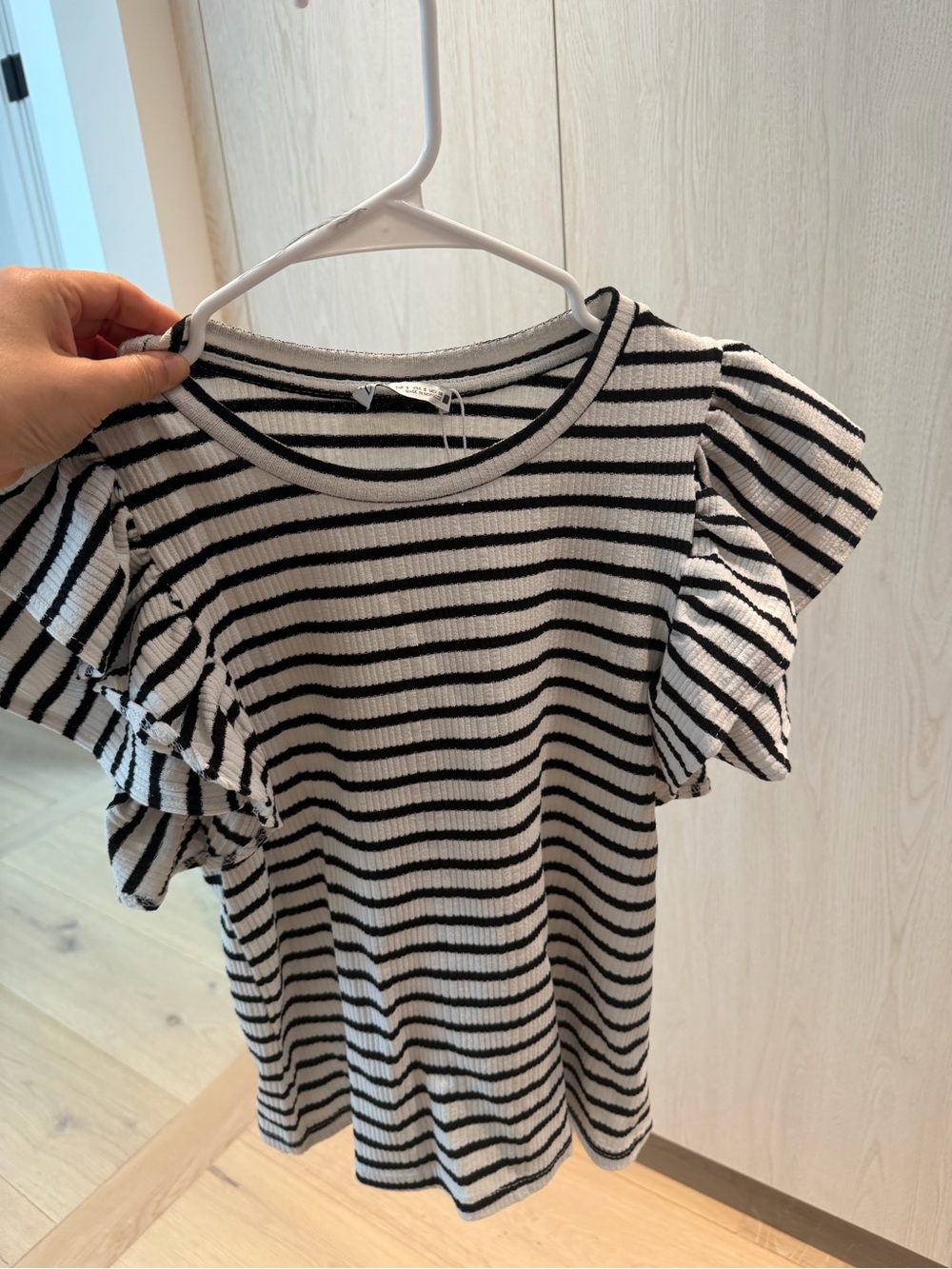 Zara - Striped Ruffle Sleeve Women's Top - Black & White